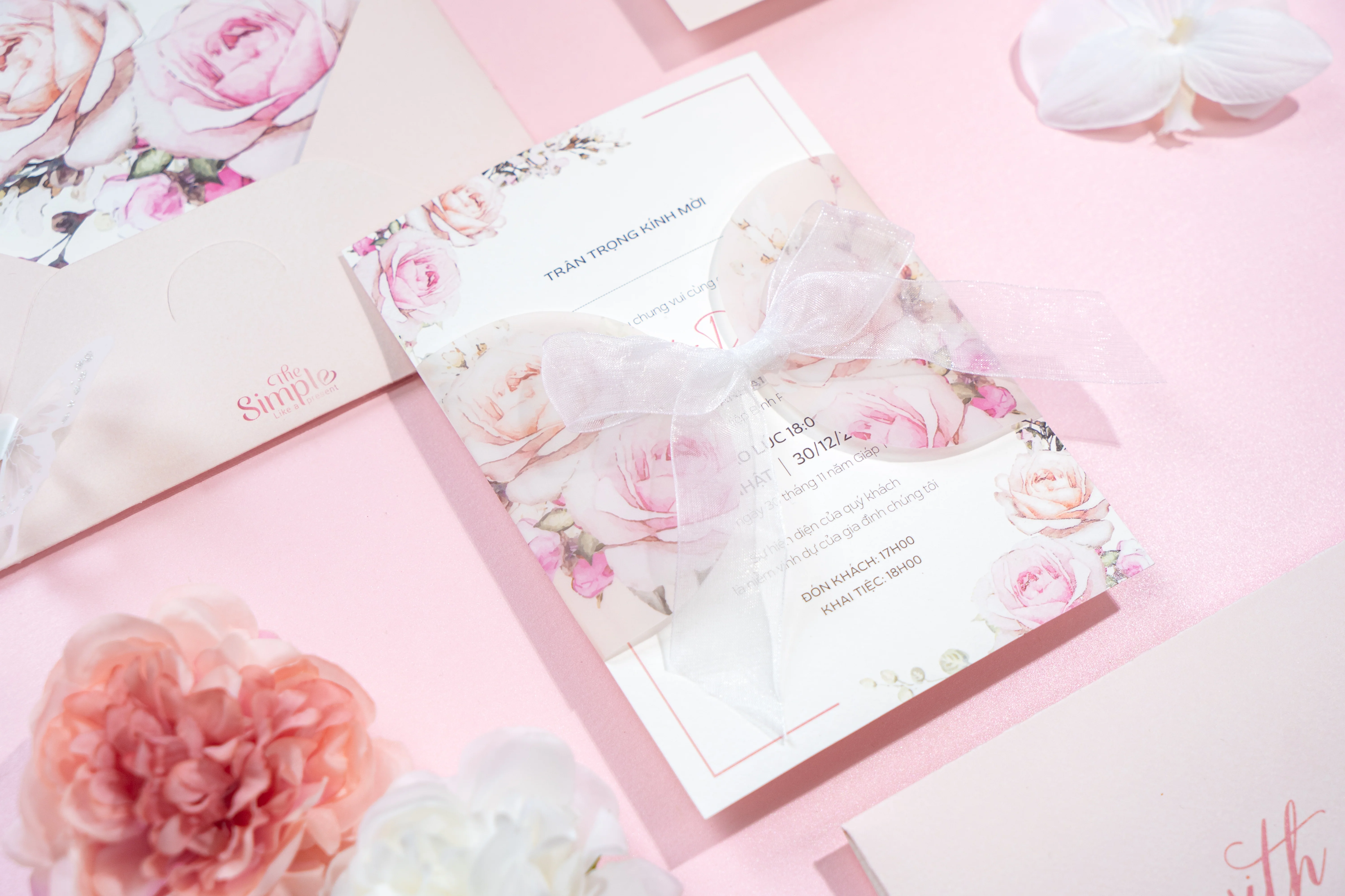 Nơ trang trí thiệp cưới tạo nét nhẹ nhàng và sang trọng