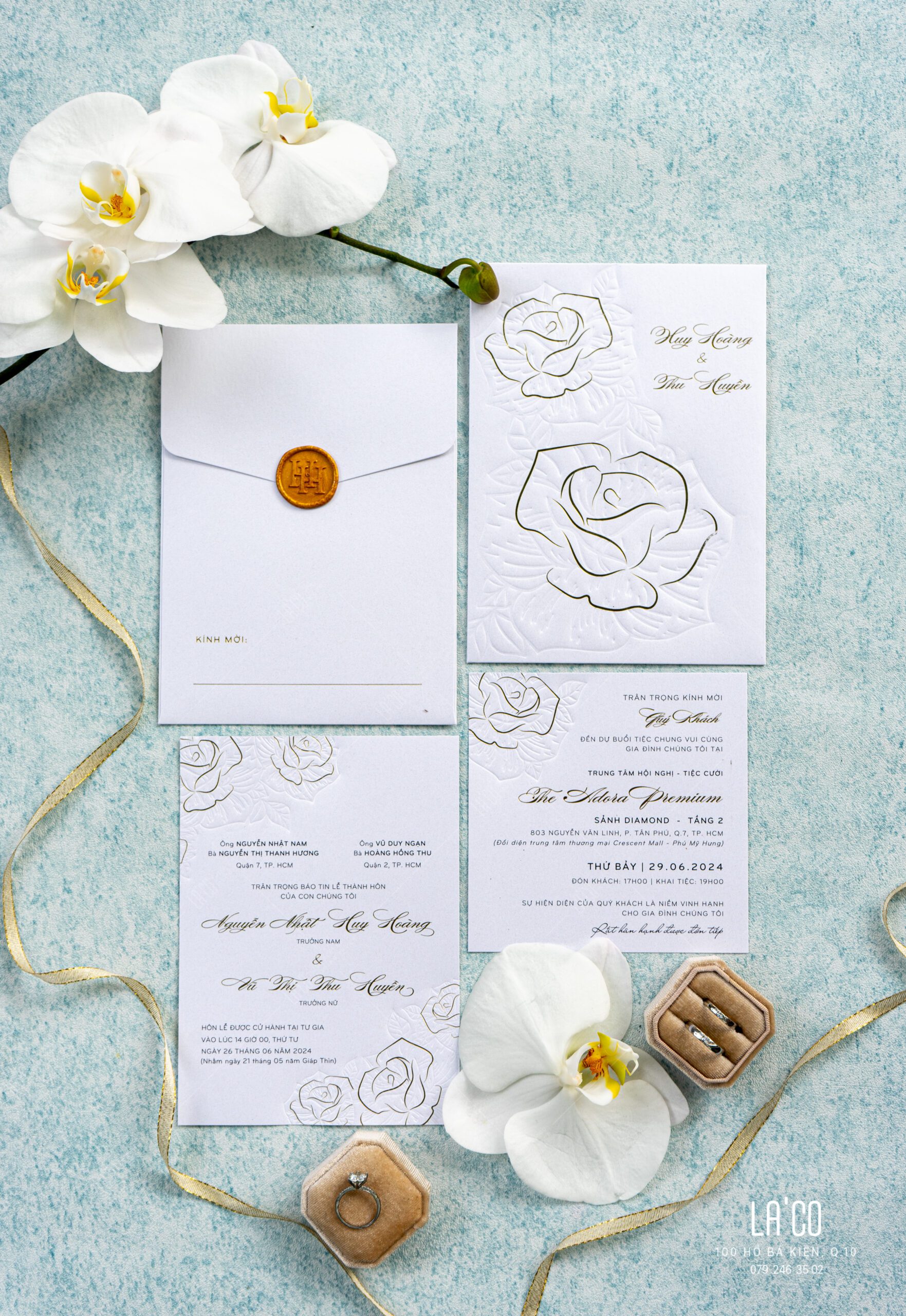 Thiệp cưới blind letterpress hoa - trang trí tinh xảo