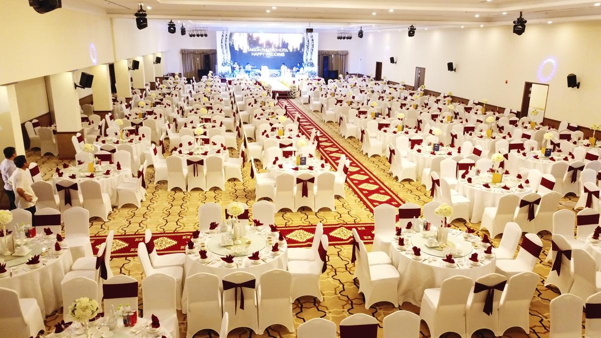 Không-gian sang trọng của sảnh tiệc khách sạn hạng A