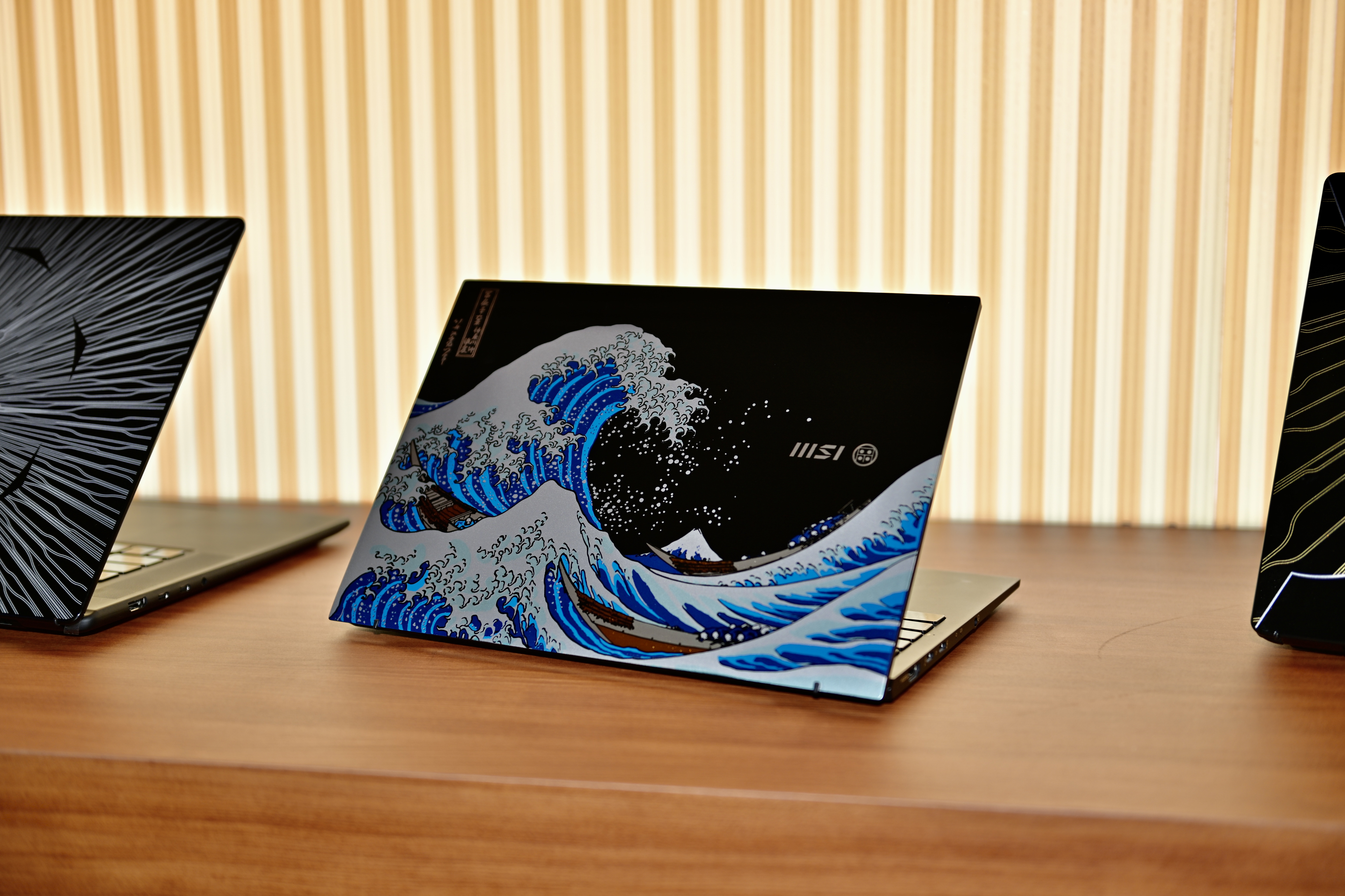 MSI laptop chế tác thủ công