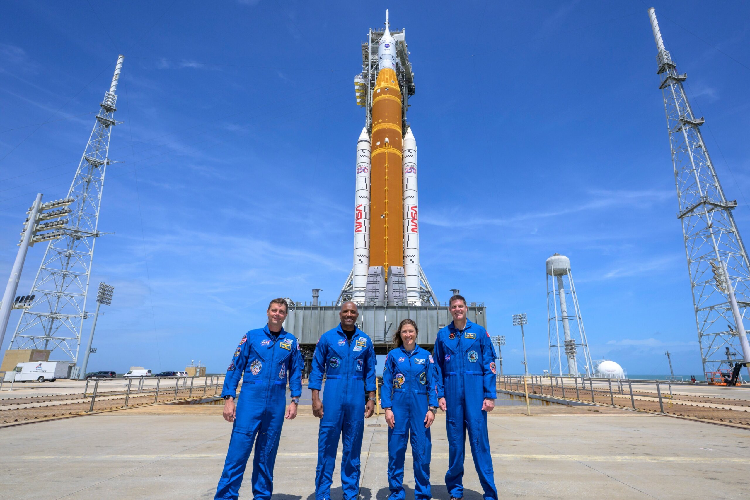 Tàu vũ trụ Artemis 2 chuẩn bị phóng vào không gian