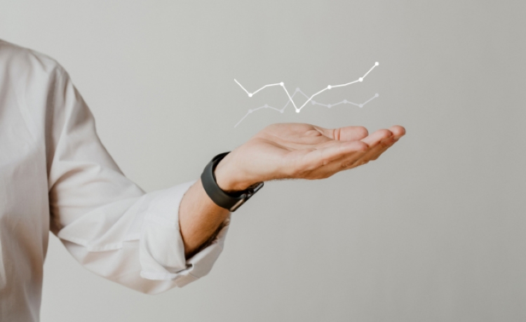 Nhà đầu tư cập nhật thông tin để điều chỉnh định giá cổ phiếu - nguồn từ zalopay