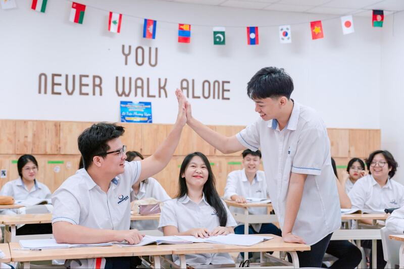 Chọn trường đúng năng lực không chỉ giúp tăng khả năng trúng tuyển mà còn giảm đáng kể áp lực khi theo học