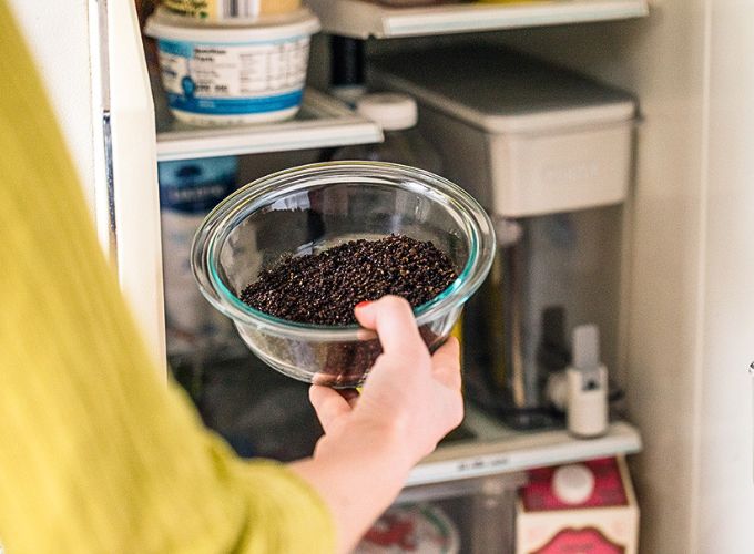 Mẹo vặt cuộc sống khử mùi tủ lạnh