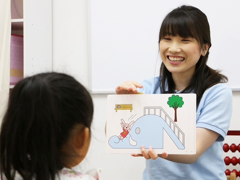 Kích thích não bộ đúng giai đoạn giúp trẻ phát triển toàn diện