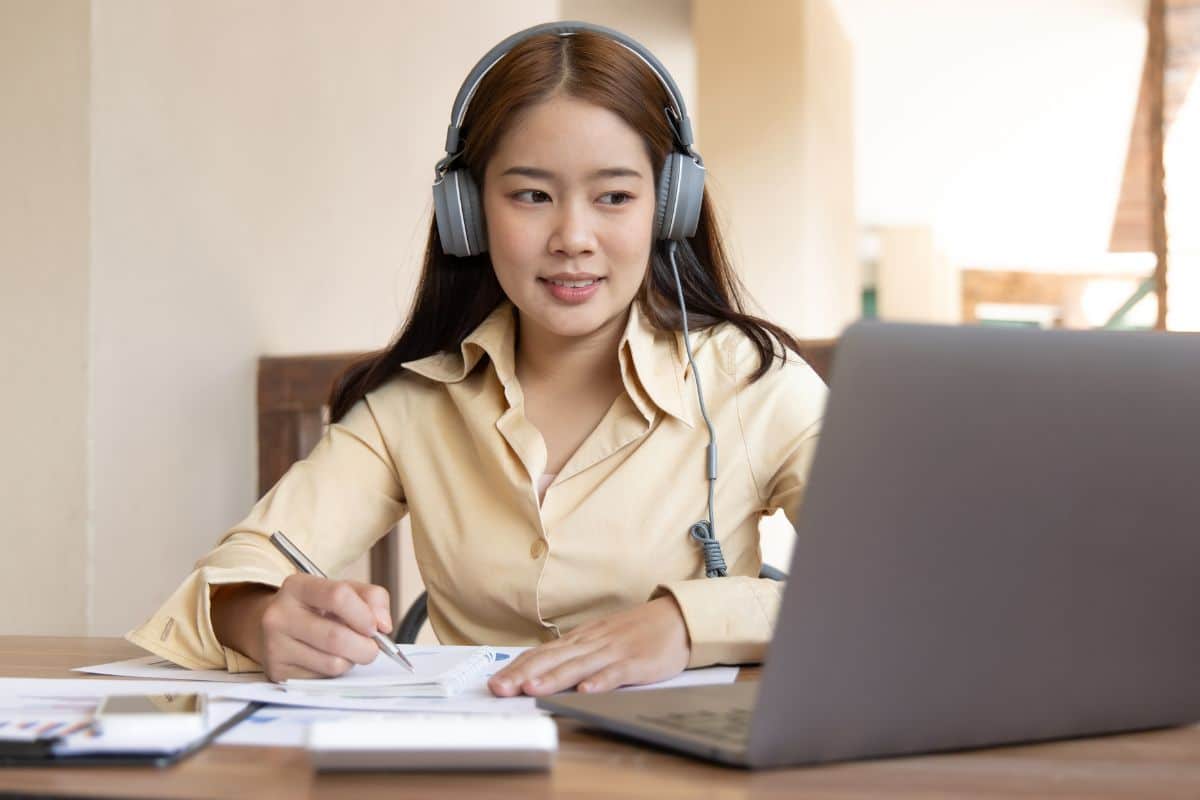 Cách dùng giáo trình tiếng Anh giao tiếp cho người mất gốc hiệu quả