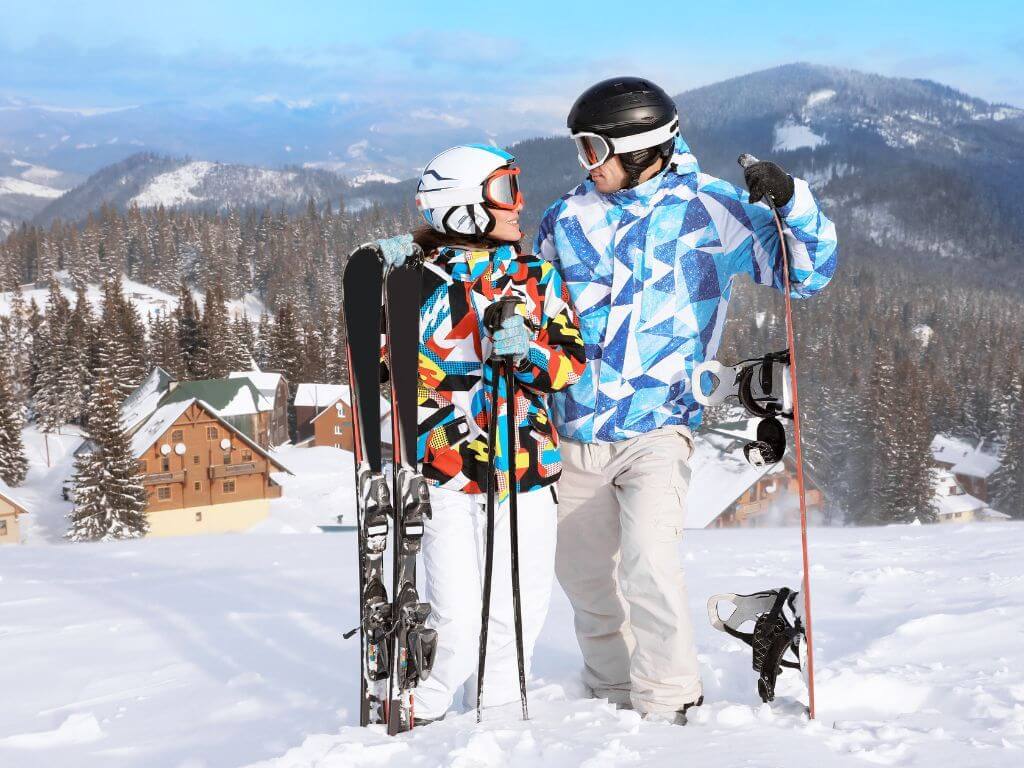 Cặp đôi trượt tuyết ở Stowe, Vermont