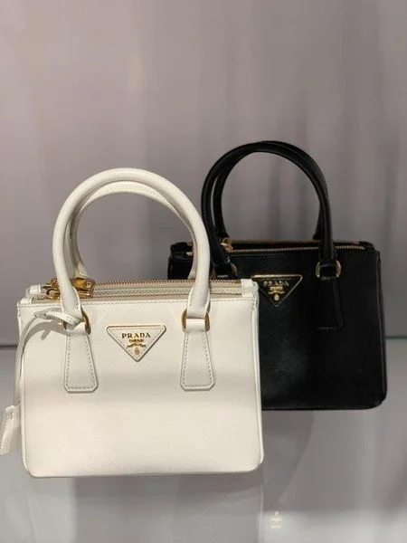 Thương hiệu túi xách nữ được yêu thích — túi xách Prada