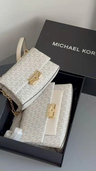 Thương hiệu túi xách nữ được yêu thích — túi xách Michael Kors