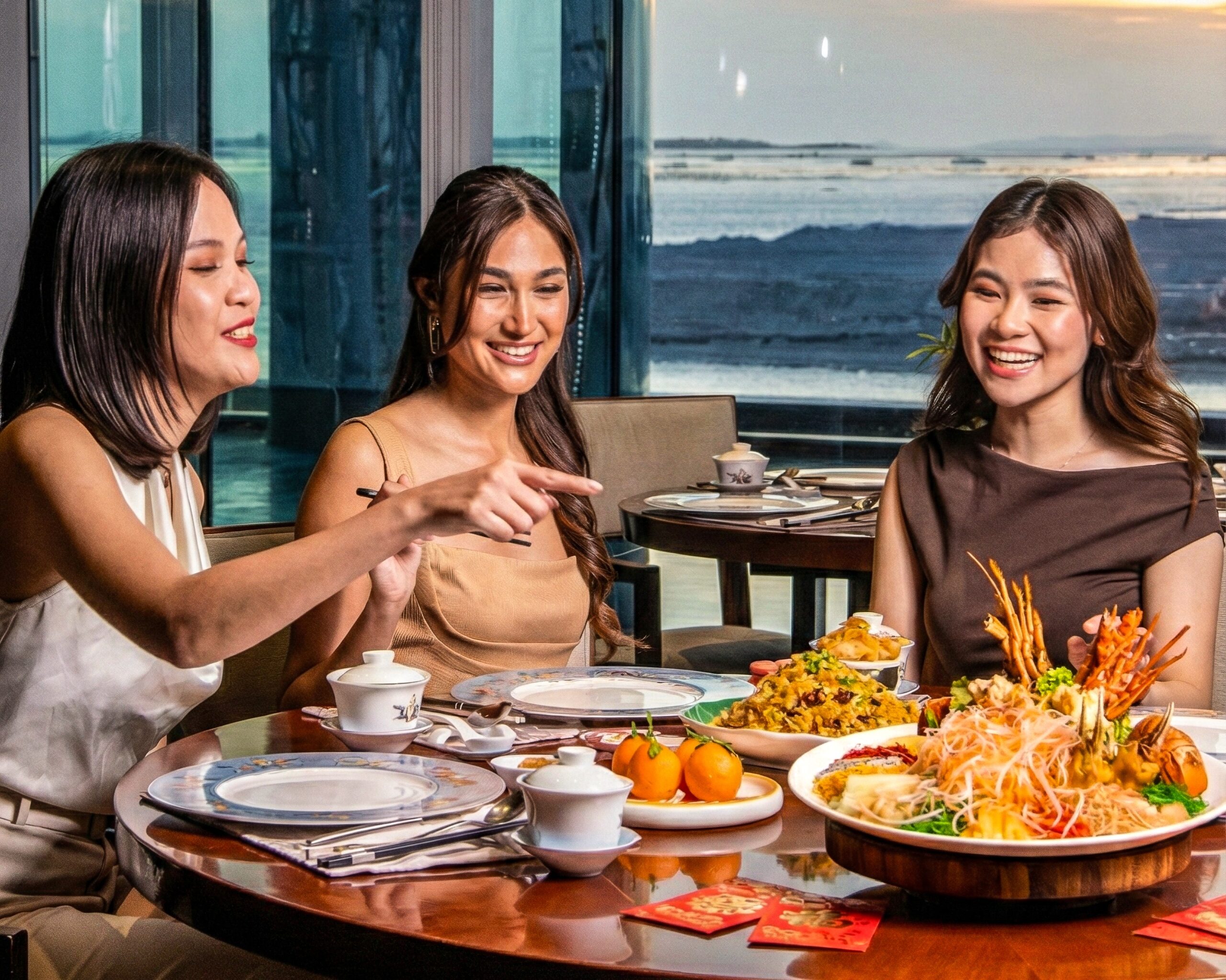 Sự tương tác giữa đầu bếp và thực khách trong không gian bếp mở