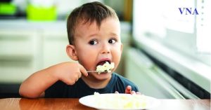 Chế độ dinh dưỡng có nhiều thay đổi khi bé được 1 tuổi