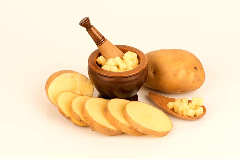 Dùng khoai tây chữa nám da mặt sau sinh
