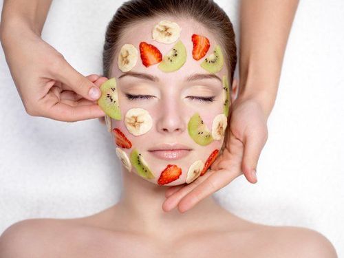 Đắp mặt nạ tự nhiên giúp da được phục hồi và sáng mịn