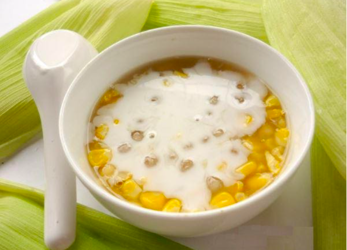 Chè bắp, bột báng, nước cốt dừa