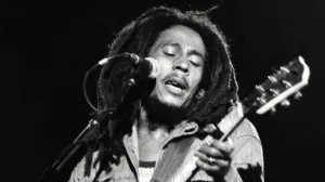 Hình ảnh gắn liền với bài hát Redemption Song mang ý nghĩa giải phóng tinh thần
