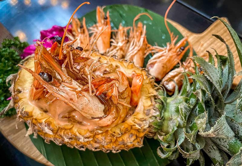 Tôm nướng dừa DINH Restaurant