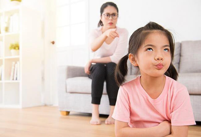 Cha mẹ hướng dẫn trẻ phát triển ngôn ngữ
