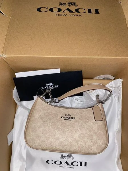 Thương hiệu túi xách nữ được yêu thích — túi xách Coach