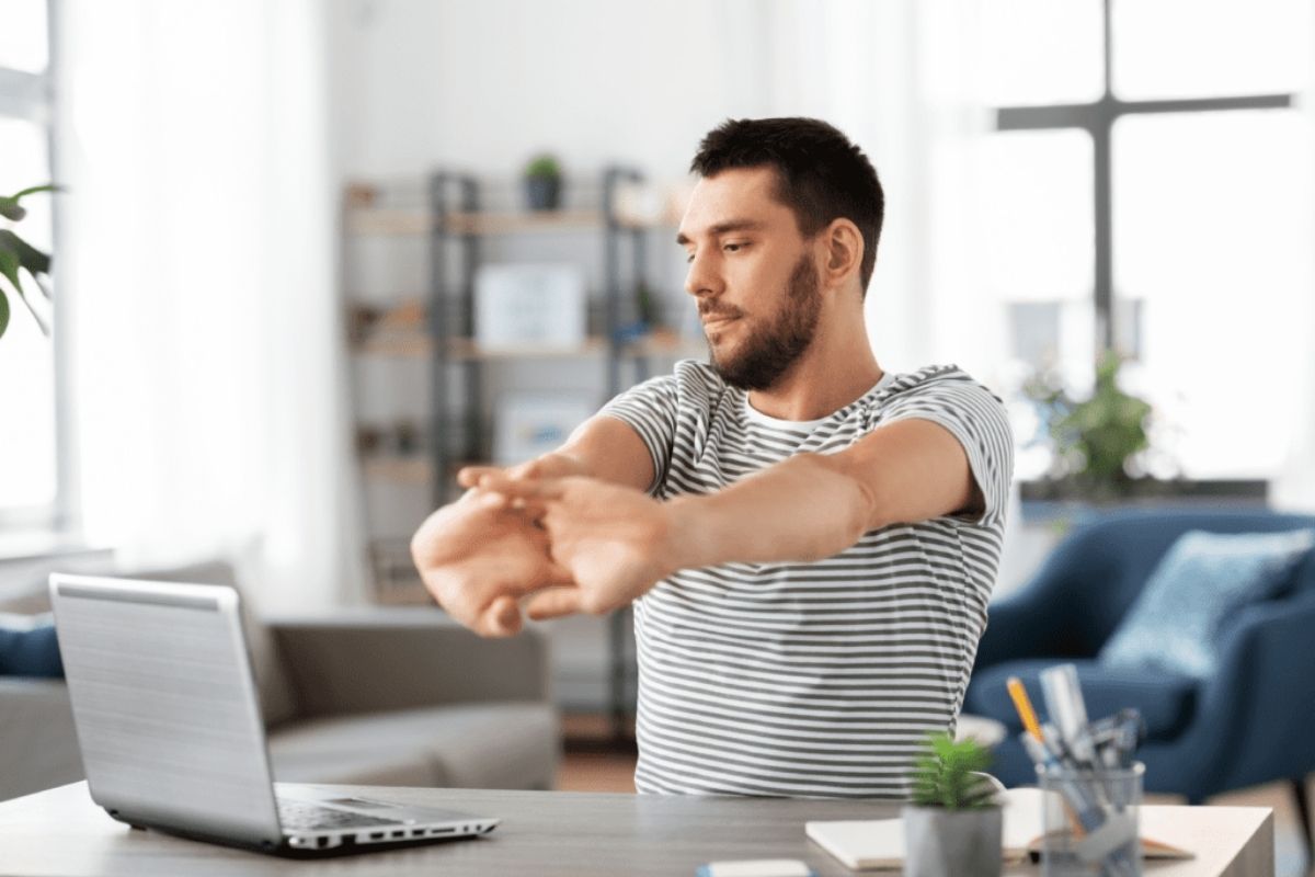 Bài tập thể dục nhanh cho dân văn phòng bận rộn giúp giảm đau mỏi và giữ cơ thể linh hoạt
