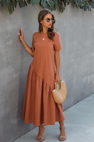 Mỗi hoàn cảnh cần một kiểu đầm suông dài khác nhau để giữ được sự hài hòa
