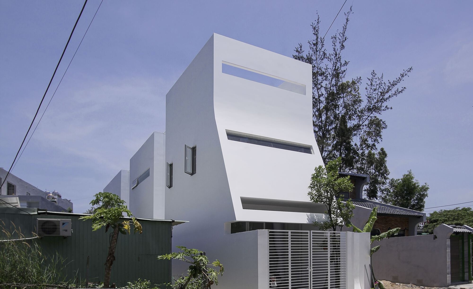 Đường cong trong Flow house giúp không gian liền mạch và dịu hơn