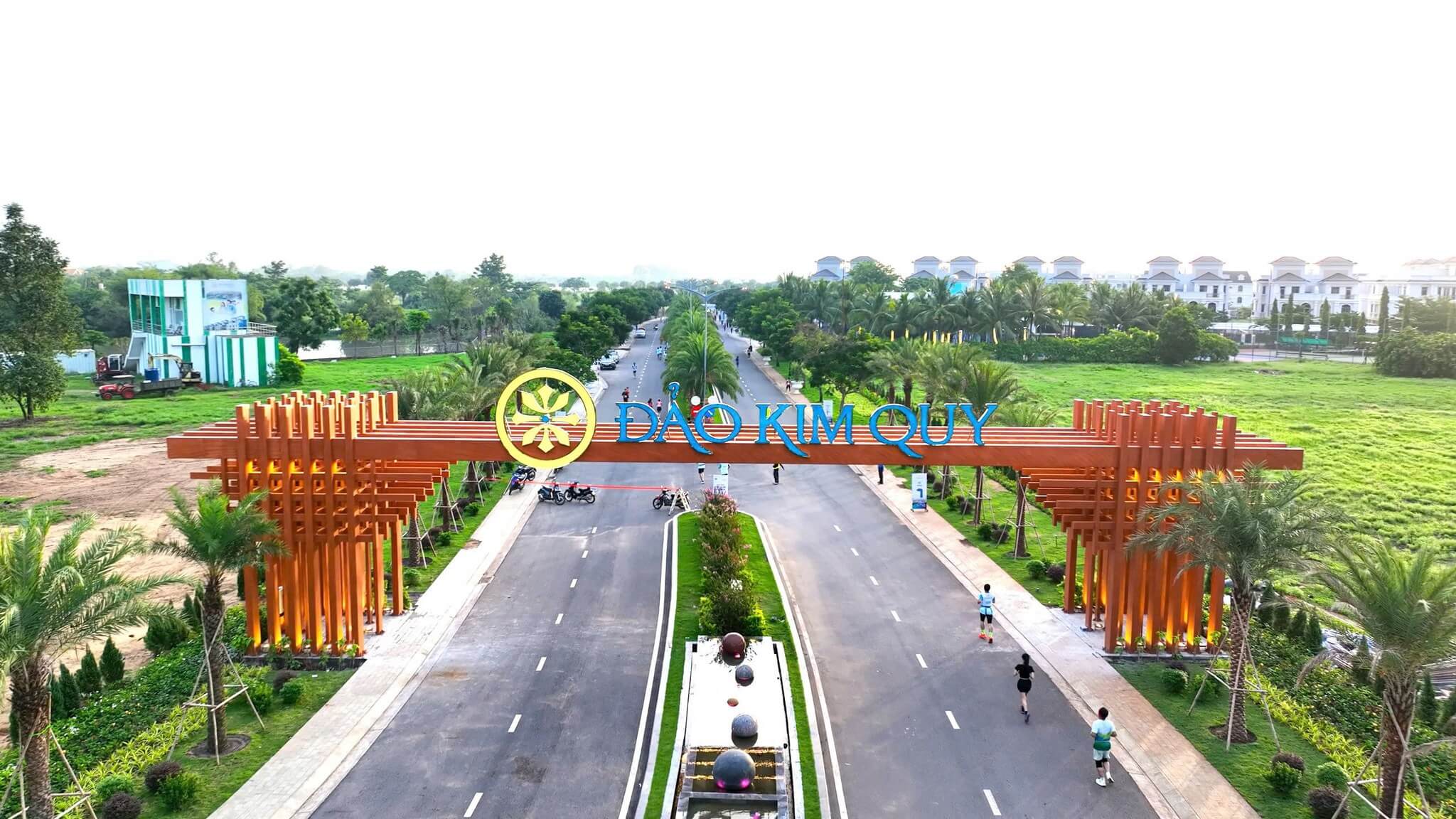 Mẹ bầu chuẩn bị bữa ăn