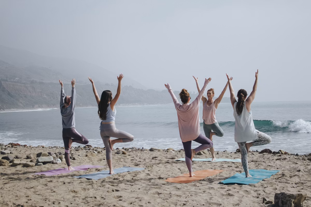 Mẹ bầu tập yoga nhẹ nhàng