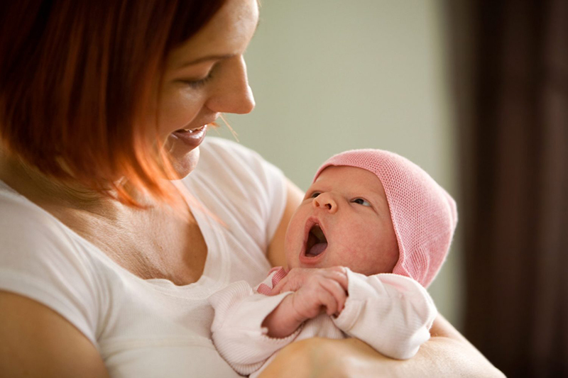 Chăm sóc trẻ sơ sinh mùa đông như thế nào để bé không bị ốm?
