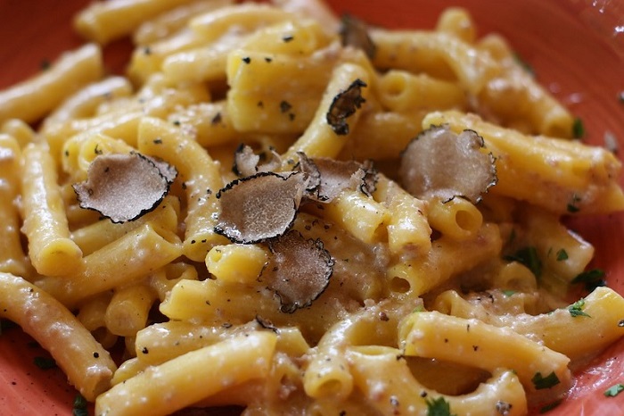 Bianco Tartufo - Món ăn nổi tiếng ở Ý