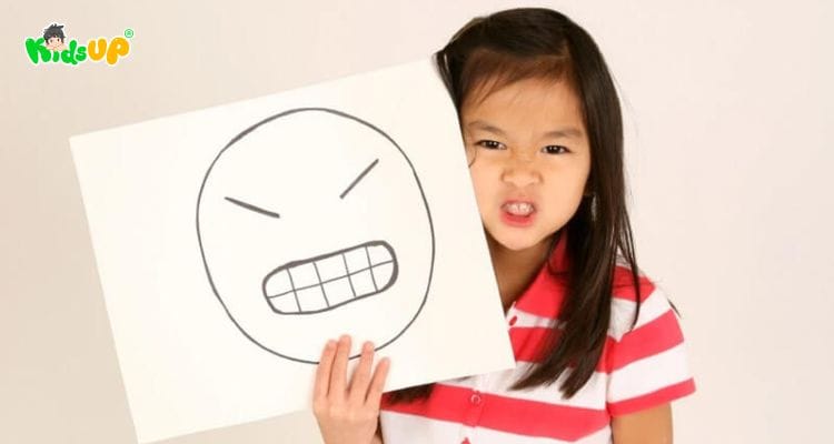 Mẹ xúc động với quà kỷ niệm