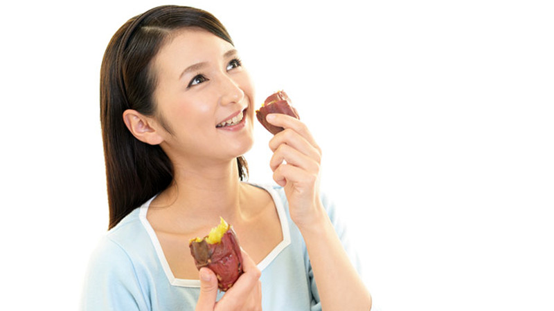 Mẹ sau sinh cần lưu ý chế độ dinh dưỡng đầy đủ