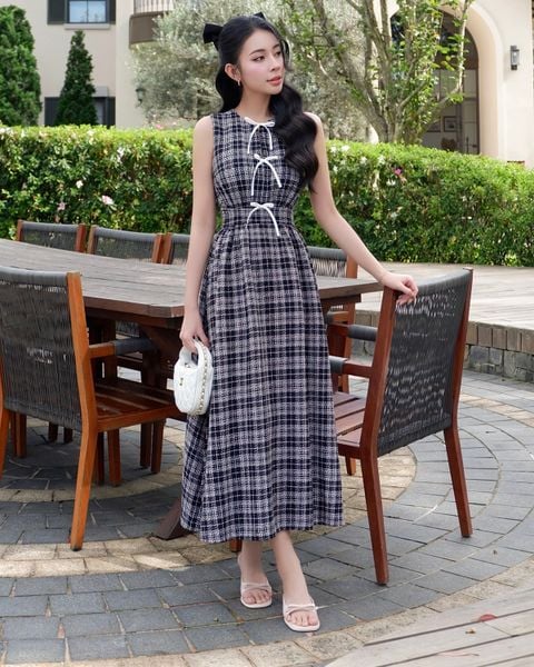 Đầm midi vải bố đính nơ