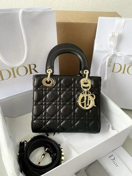 Thương hiệu túi xách nữ được yêu thích — túi xách Dior