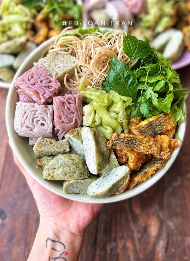 Bún lứt, cá và rau thơm cho bữa Eat clean