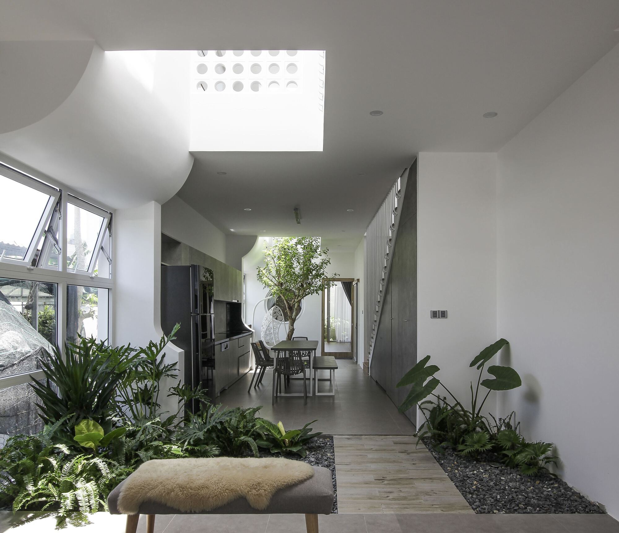 Dự án Flow house thể hiện cách tổ chức không gian theo nhịp chuyển mềm mại