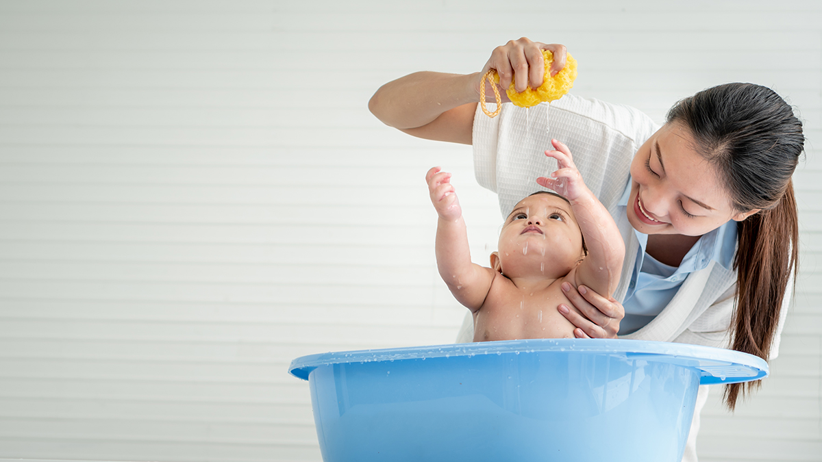 Các bước tắm cho trẻ sơ sinh chuẩn y khoa