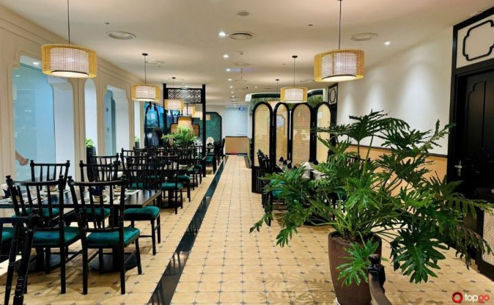 Không gian sang trọng với bàn ăn sắp xếp khoa học tại Dinh Restaurant Landmark 72 Hà Nội
