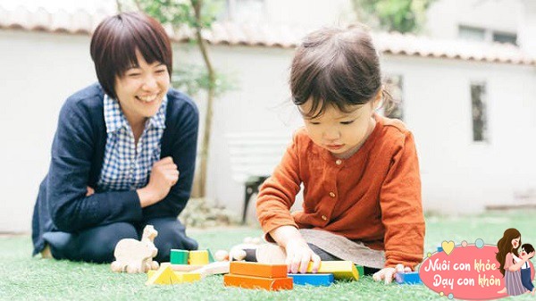 Trẻ nhận lời khen tích cực