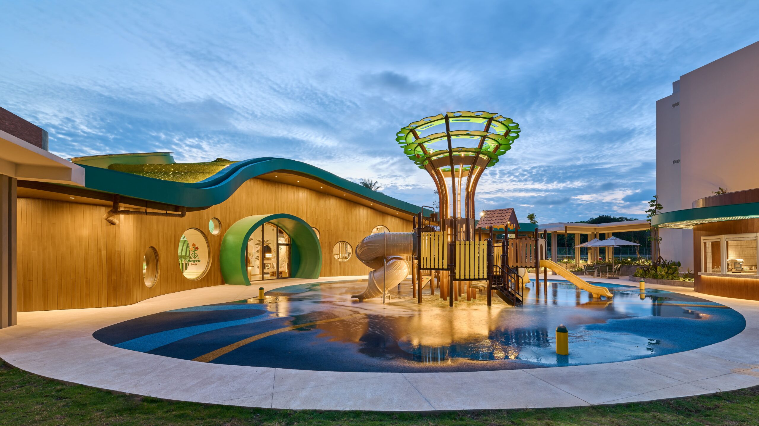Không gian phòng nghỉ gia đình đầy sáng tạo tại Holiday Inn Resort Bintan Lagoi Beach