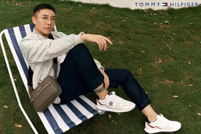 Túi Đeo Chéo Tommy Hilfiger Đáng Đầu Tư Cho Phong Cách Hiện Đại
