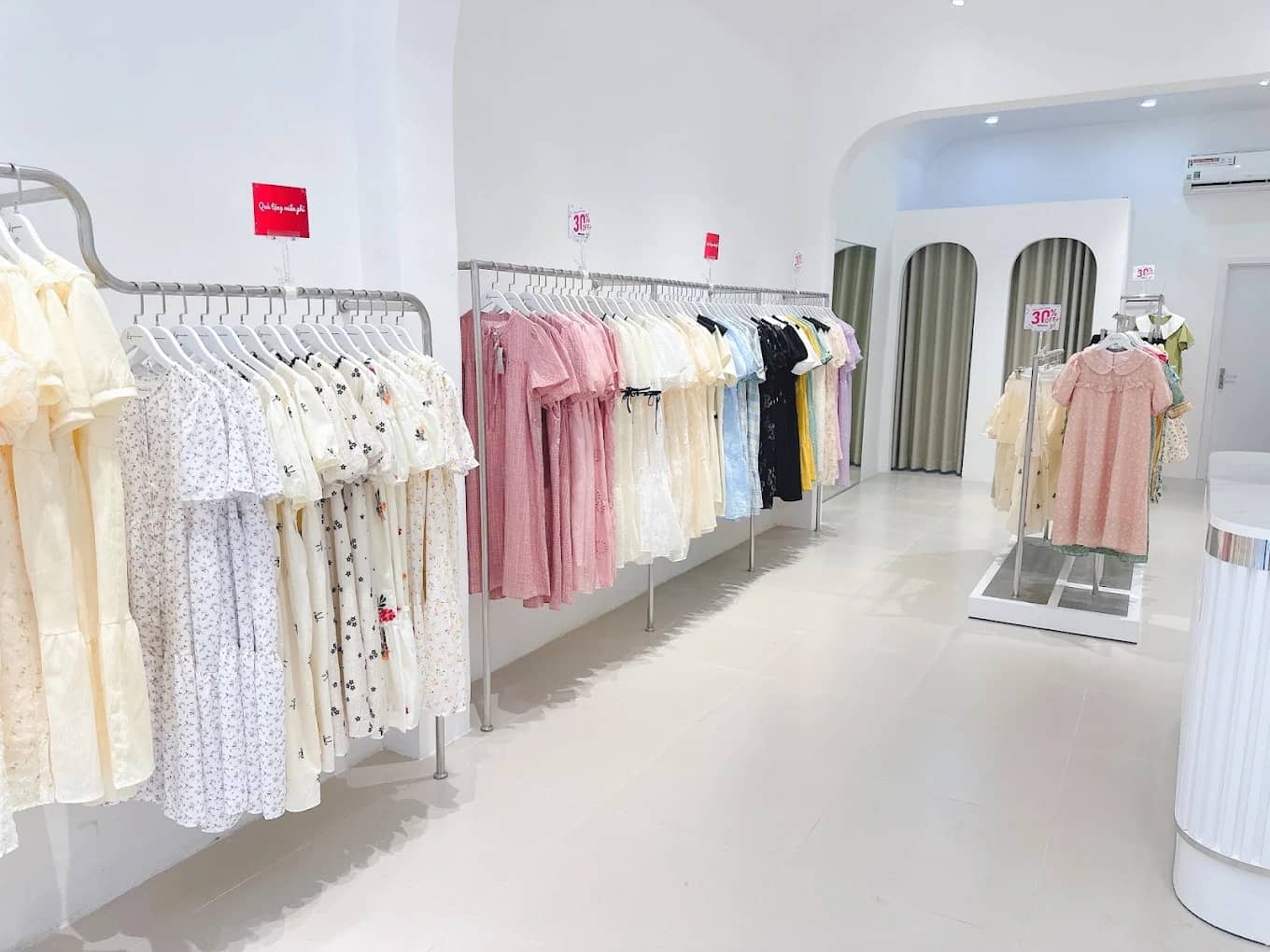Đầm bầu Lymmom với thiết kế trẻ trung