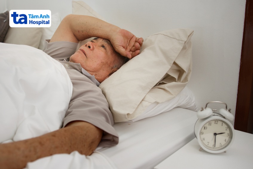Người cao tuổi thường xuyên đối mặt với sự thay đổi trong cấu trúc nhịp sinh học tự nhiên