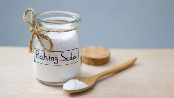 Sử dụng baking soda giặt tất trắng sạch tinh tươm