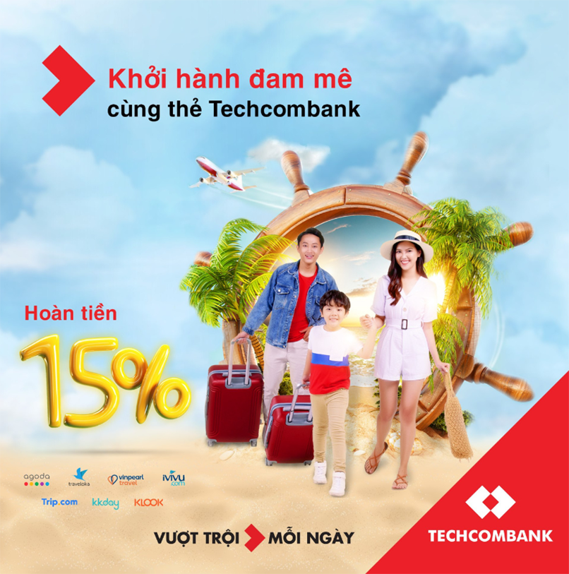 Khách hàng đến quầy giao dịch để yêu cầu tăng hạn mức thẻ tín dụng