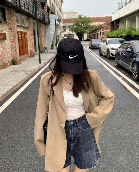 Outfit đi concert - Thêm blazer, boots hoặc túi nhỏ