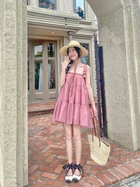 Đầm suông mang lại cảm giác nhẹ nhàng, kín đáo