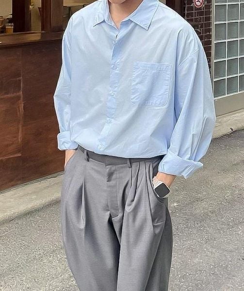 Outfit đi đám cưới nam - Sơ mi trắng kết hợp quần tây xám