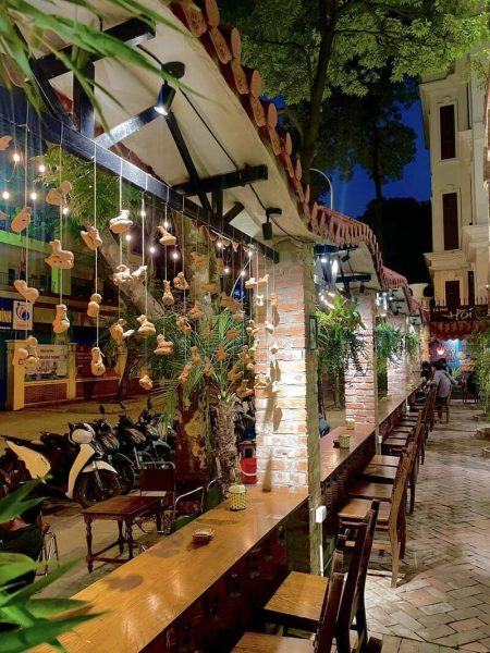 Khu vực Hồ Gươm và các quán cafe nổi tiếng lân cận