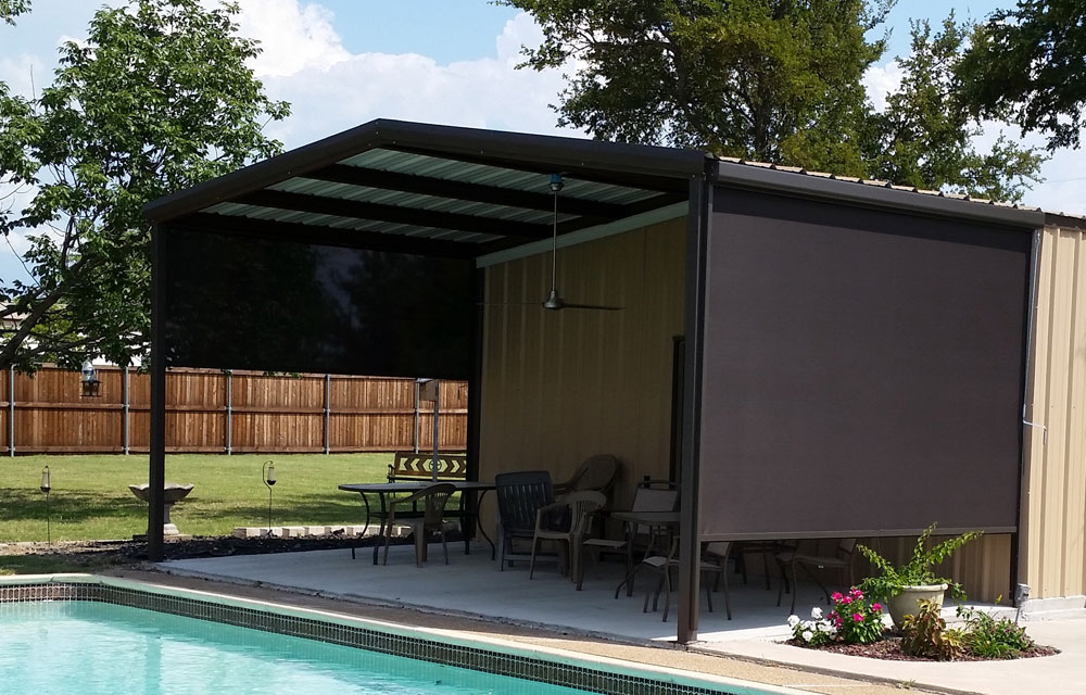 Trẻ em chơi ngoài trời vào sáng sớm hoặc chiều muộn, tránh nắng gắt 10h-16h