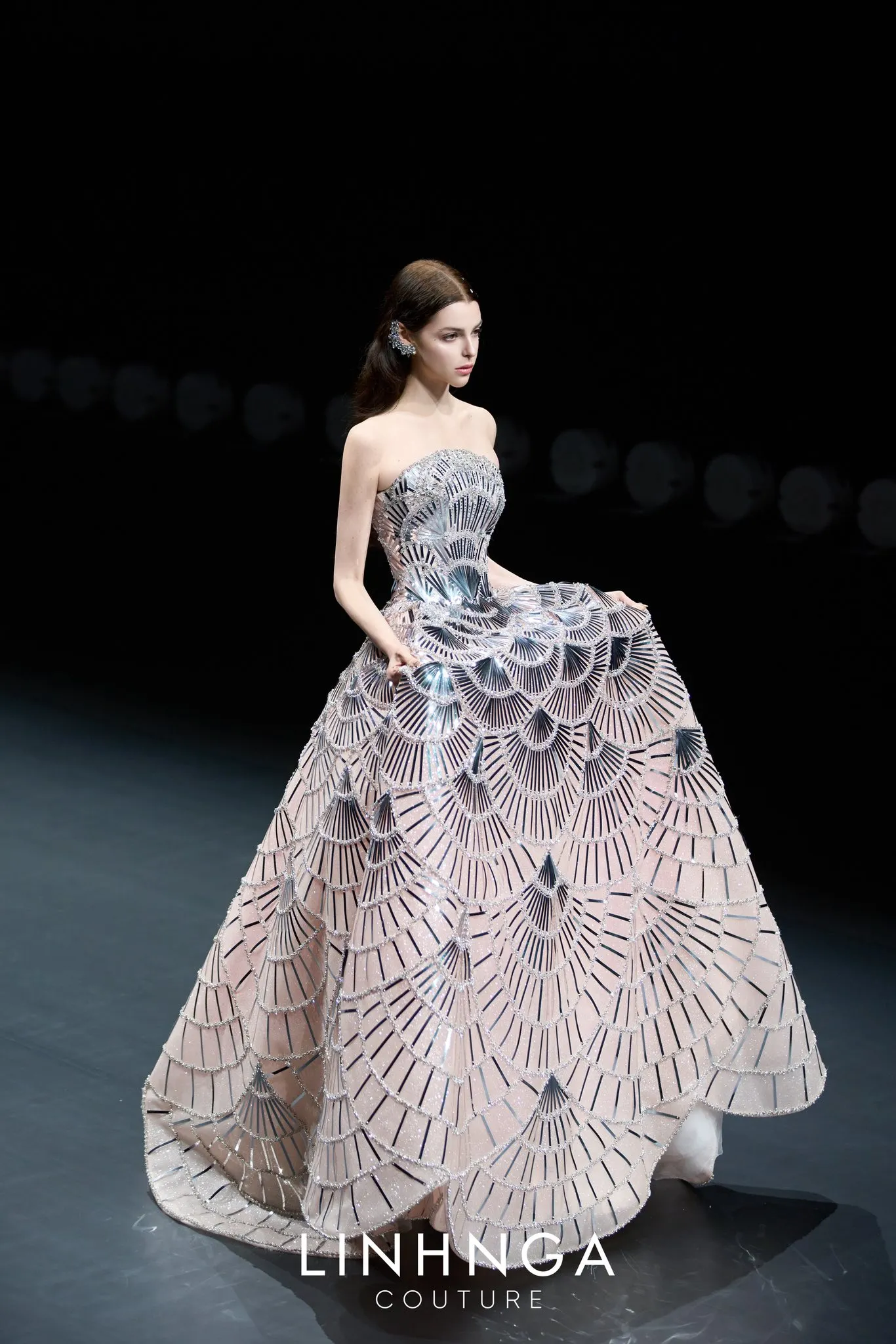 Thiết kế đặc trưng của Linh Nga Couture